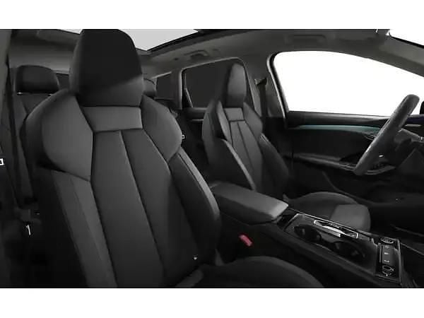 Second-hand Audi e-tron Ambiente 225 kW (306 CP) 2025 Gri SUV