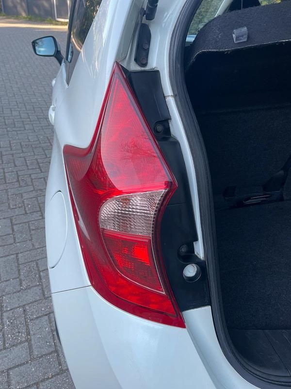 Gebraucht Nissan Note Visia 80 PS (58 kW) 2015 Weiß Kleinwagen