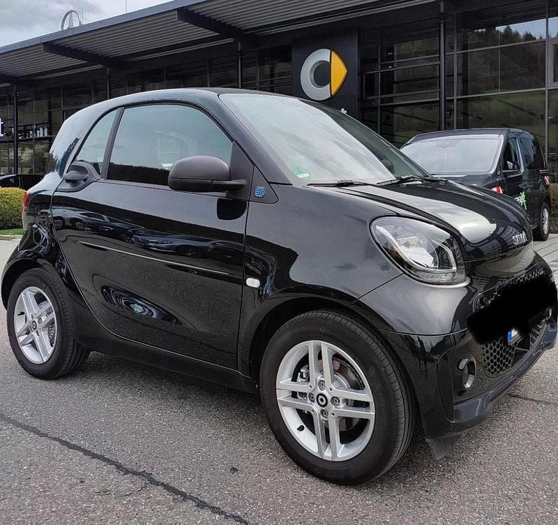 Schwarz Gebraucht 2023 Smart ForTwo Electric Drive Coupé | 14.100 € (Fairer Preis) - Bild 1/4
