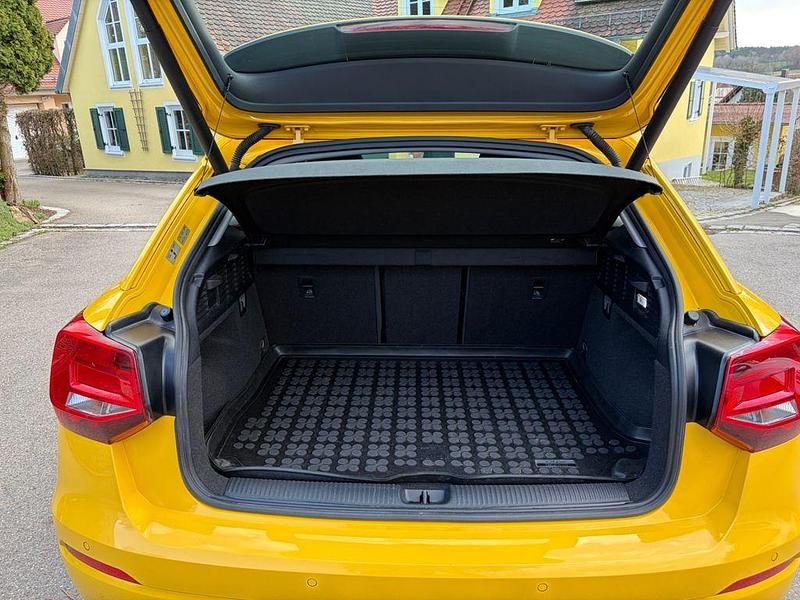 Gebraucht Audi Q2 Design 150 PS (110 kW) 2020 Gelb SUV