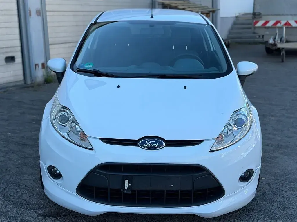 Gebraucht Ford Fiesta Sport 97 PS (71 kW) 2010 Weiß Limousine