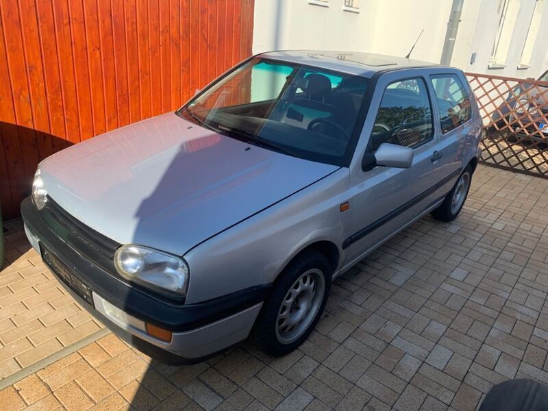 Silber Gebraucht 1995 VW Golf III Limousine | 2.364 € - Bild 1/4