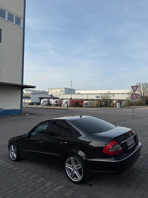 Gebraucht Mercedes E280 190 PS (139 kW) 2006 Schwarz Limousine