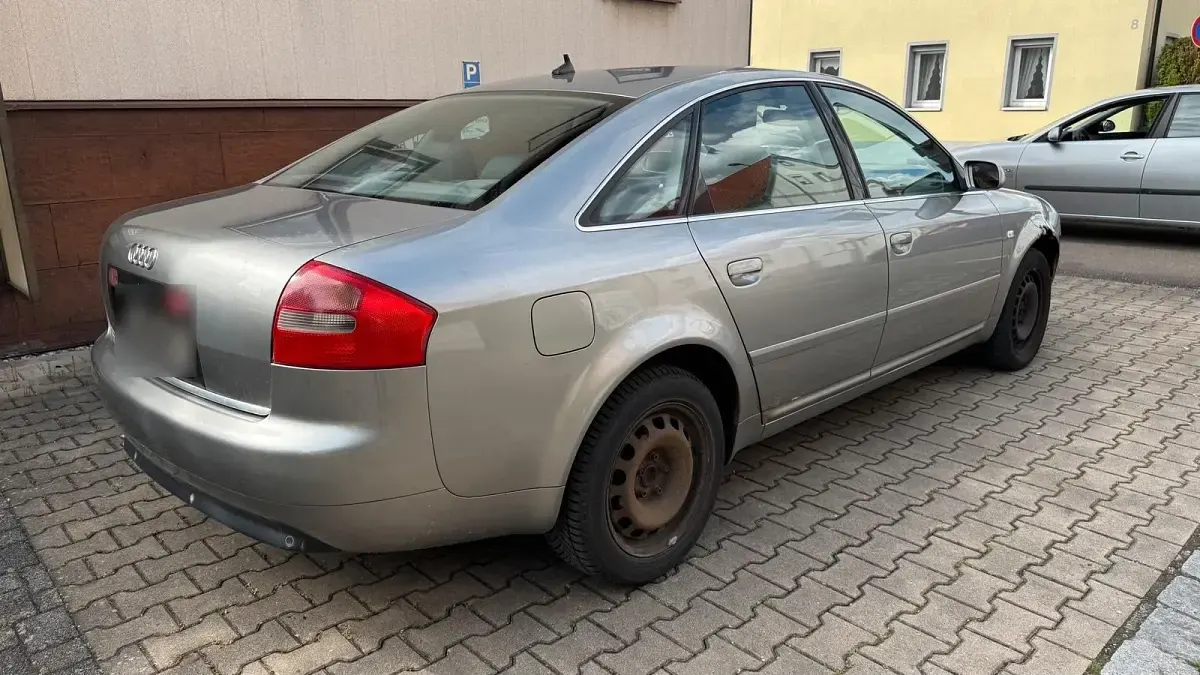 Usado Audi A6 163 HP (119 kW) 2003 Dourado Sedan