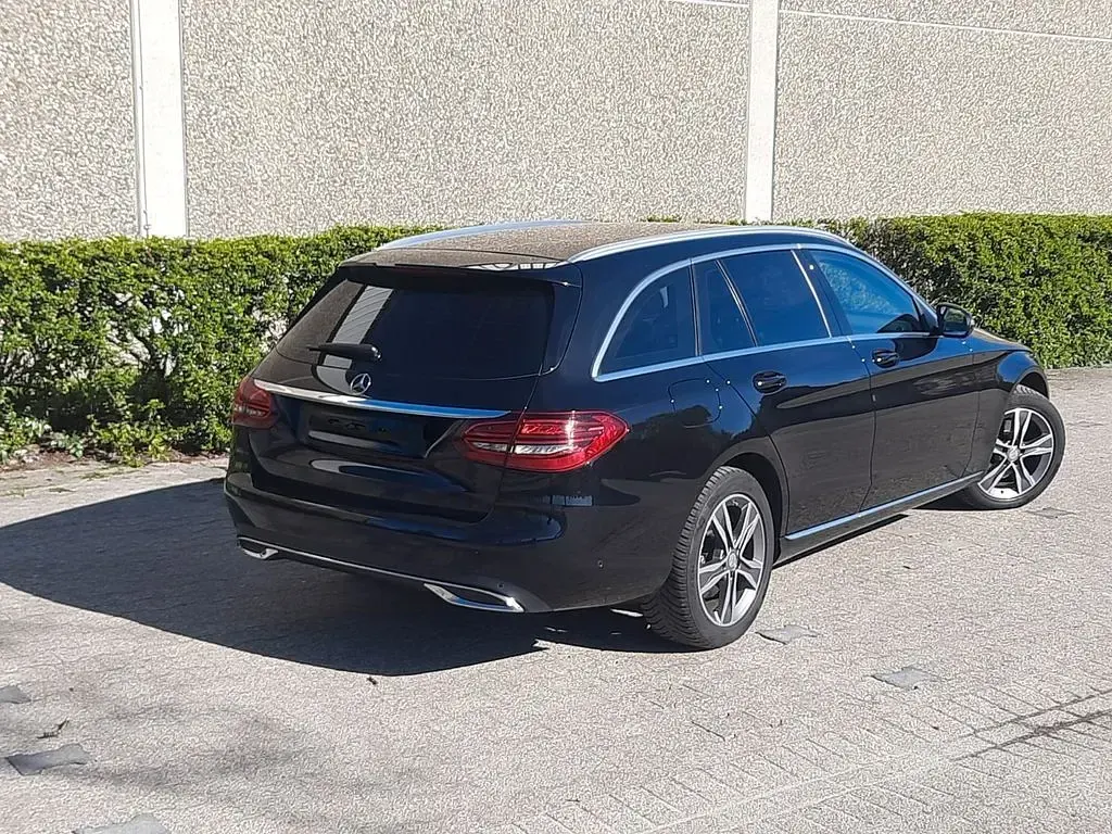 Gebraucht Mercedes C200 160 PS (117 kW) 2019 Schwarz Limousine