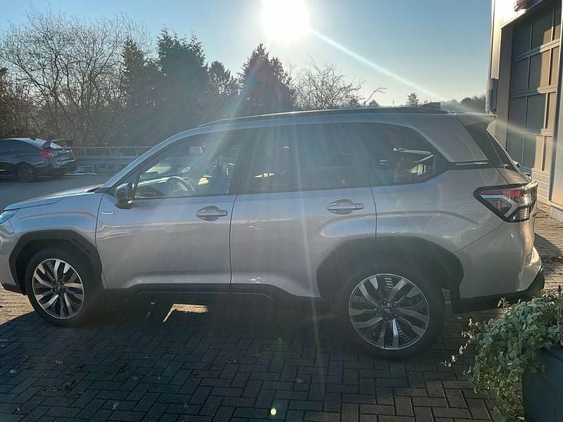 Gebraucht Subaru Forester Platinum 136 PS (100 kW) 2025 Gold SUV