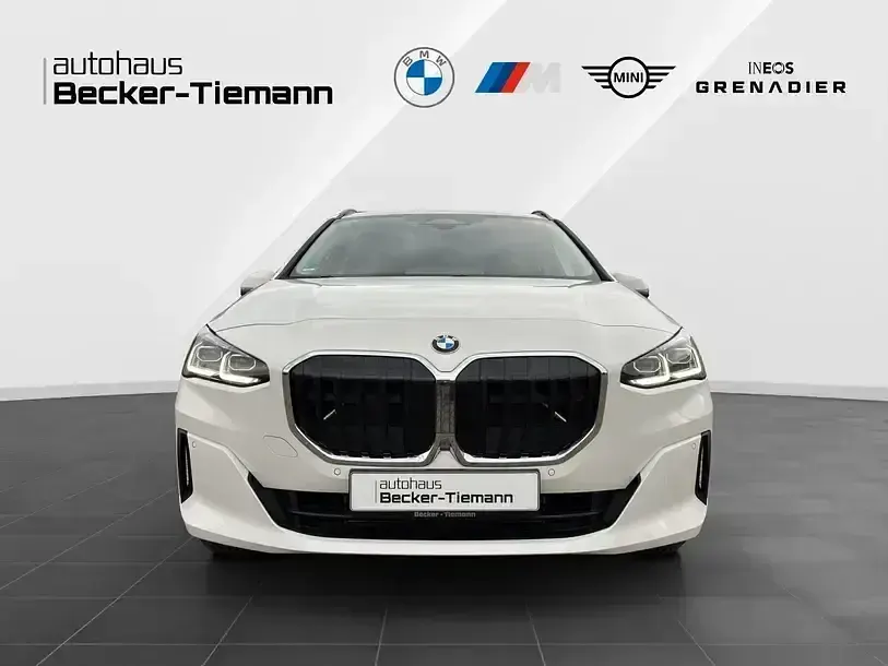 Gebraucht BMW 220 Active Tourer Efficient Dynamics 156 PS (114 kW) 2025 Weiß Van / Kleinbus