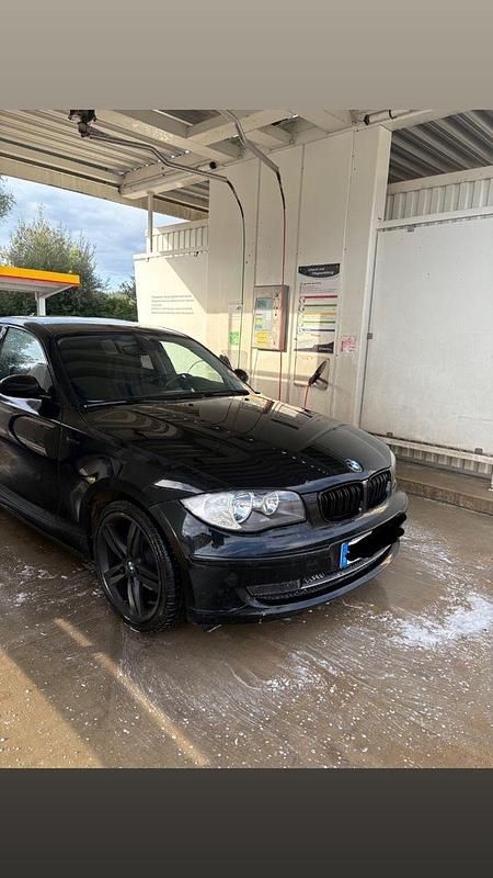 Schwarz Gebraucht 2007 BMW 116 Kleinwagen | 2.400 € (Guter Preis) - Bild 1/4