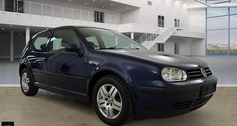 Blau Gebraucht 2001 VW Golf IV Edition Limousine | 2.950 € (Etwas zu teuer) - Bild 1/4
