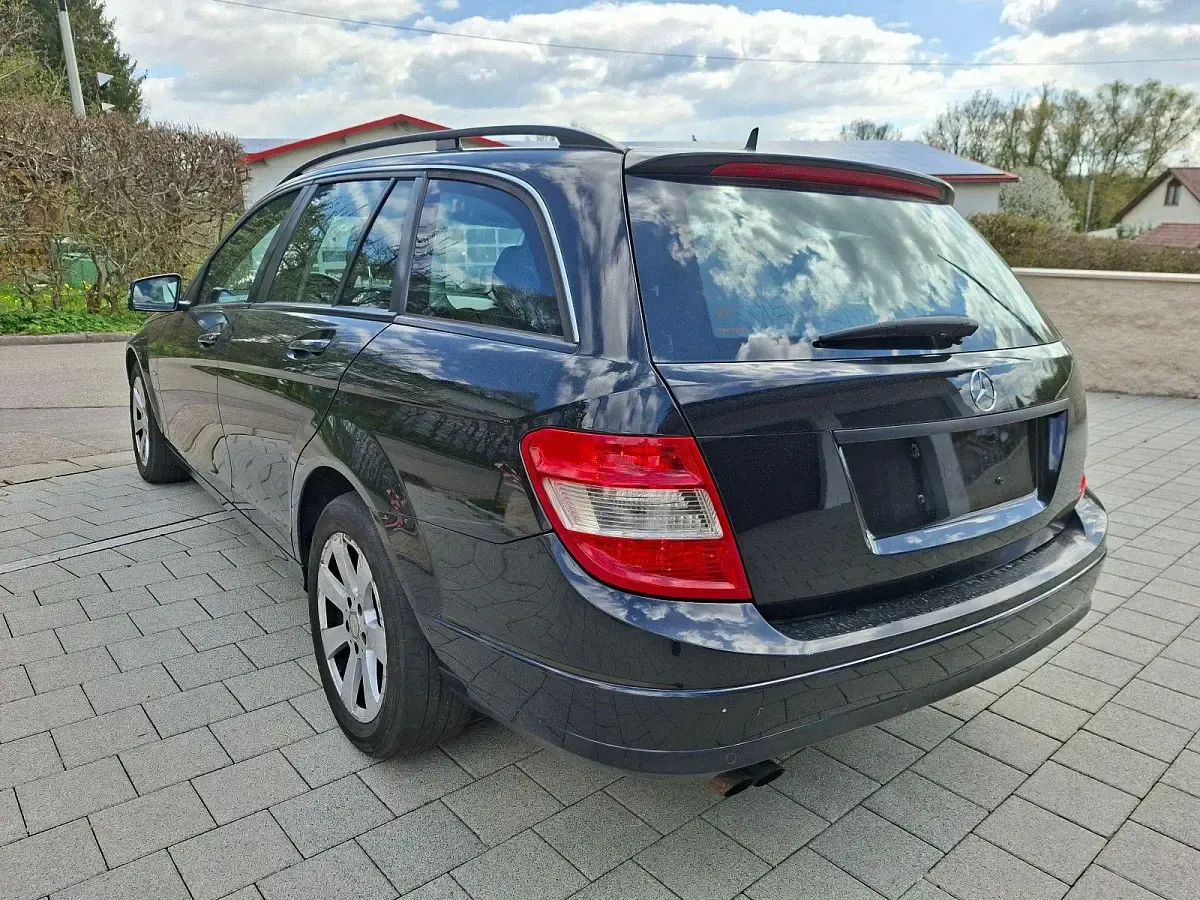 Gebraucht Mercedes C180 156 PS (114 kW) 2010 Schwarz Kombi