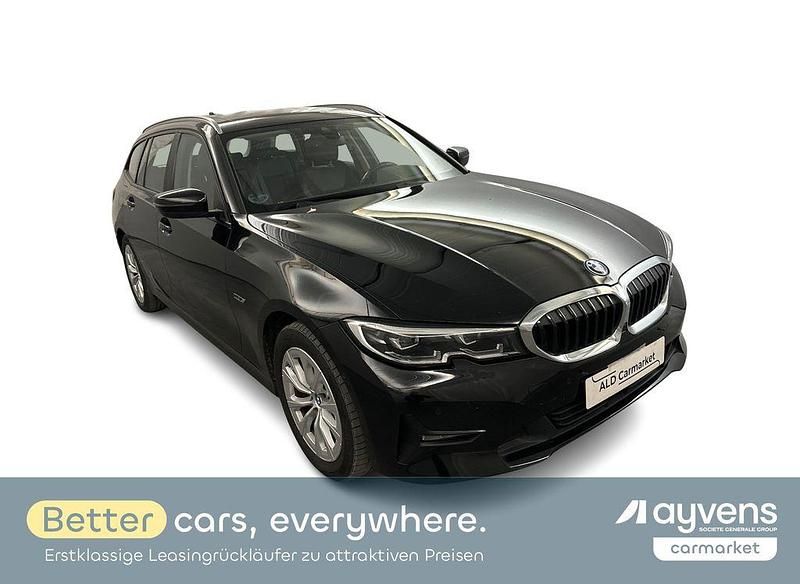 Schwarz Gebraucht 2021 BMW 320e Advantage Kombi | 21.480 € (Guter Preis) - Bild 1/4