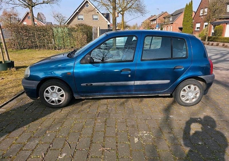 Gebraucht Renault Clio II 58 PS (42 kW) 2000 Blau Limousine