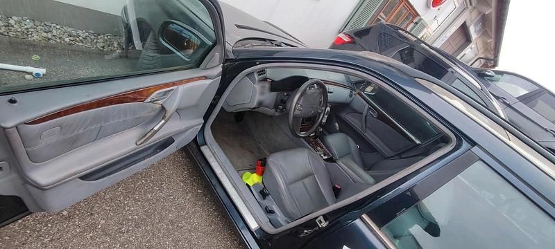 Gebraucht Mercedes E320 198 PS (145 kW) 2000 Blau Kombi