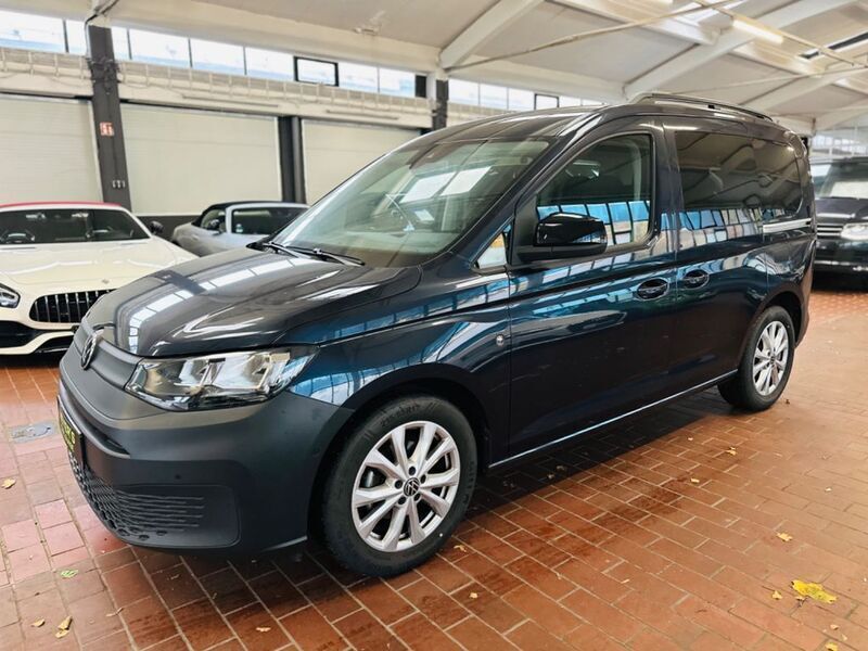 Gebraucht VW Caddy 75 PS (55 kW) 2022 Starlight blue metallic Van / Kleinbus