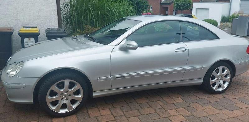Silber Gebraucht 2002 Mercedes CLK240 Elegance Coupé | 5.200 € (Fairer Preis) - Bild 1/4