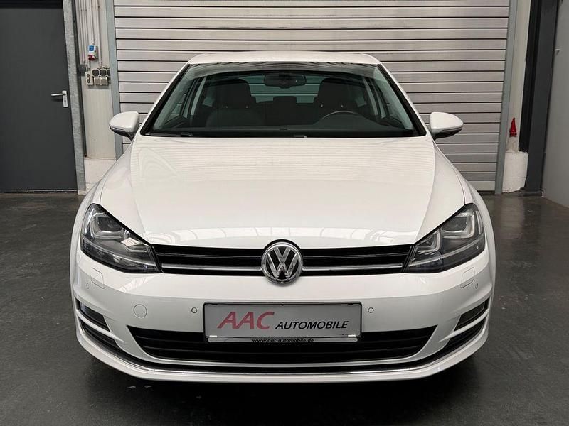 Gebraucht VW Golf VII Highline 150 PS (110 kW) 2015 Weiß Limousine