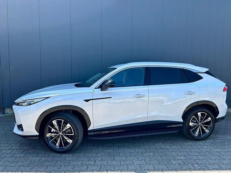 Neu MG HS Luxury 272 PS (200 kW) 2025 Pearl white SUV