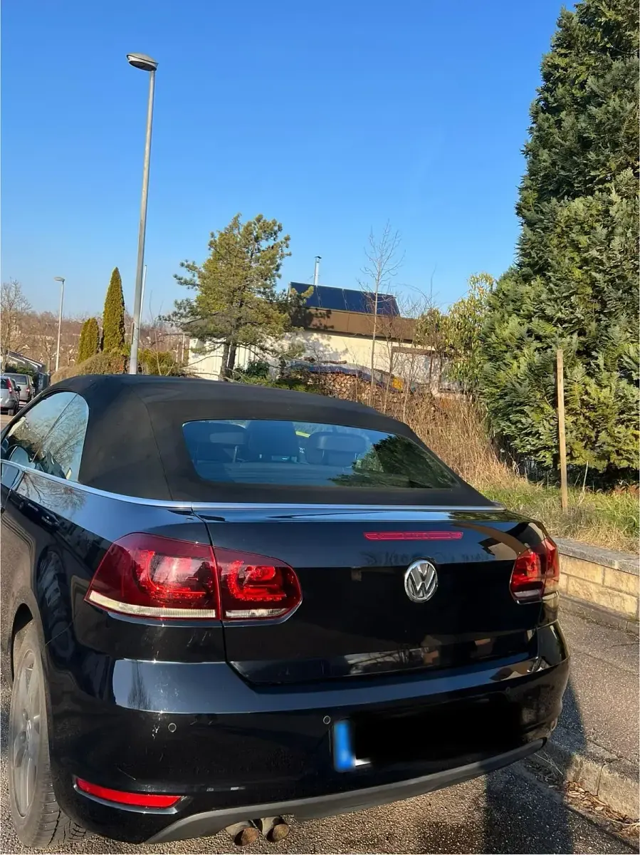 Gebraucht VW Golf Cabriolet Design 122 PS (89 kW) 2012 Schwarz Cabrio