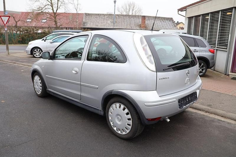 Gebraucht Opel Corsa Edition 80 PS (58 kW) 2006 Silber Kleinwagen