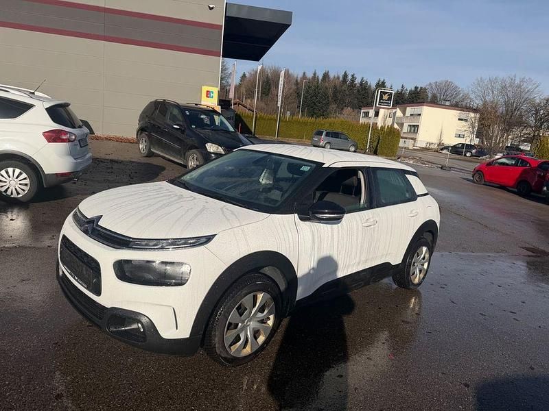 Gebraucht Citroën C4 Feel 131 PS (96 kW) 2019 Weiß Limousine