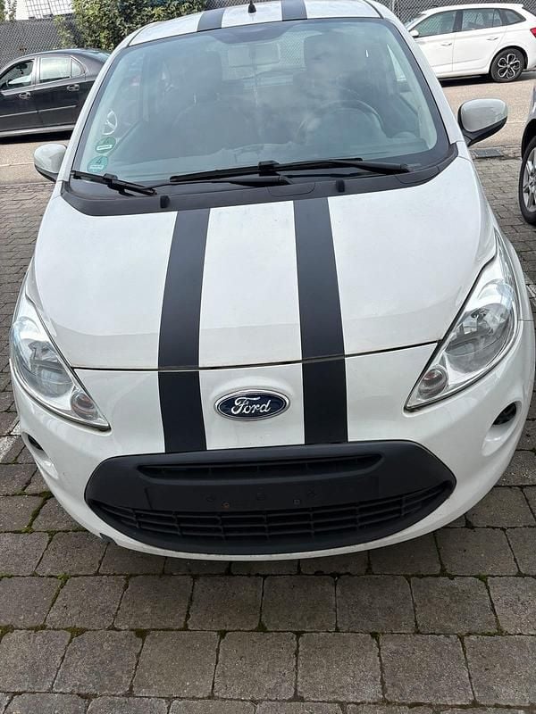 Weiß Gebraucht 2016 Ford Ka Ambiente Kleinwagen | 5.000 € (Guter Preis) - Bild 1/4