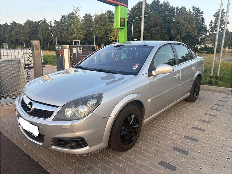 Silber Gebraucht 2008 Opel Vectra Edition+ Limousine | 3.150 € (Fairer Preis) - Bild 1/4