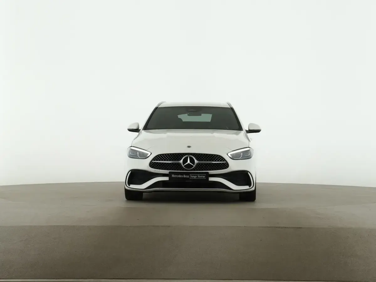 Gebraucht Mercedes C300e AMG 313 PS (230 kW) 2023 Weiß Limousine