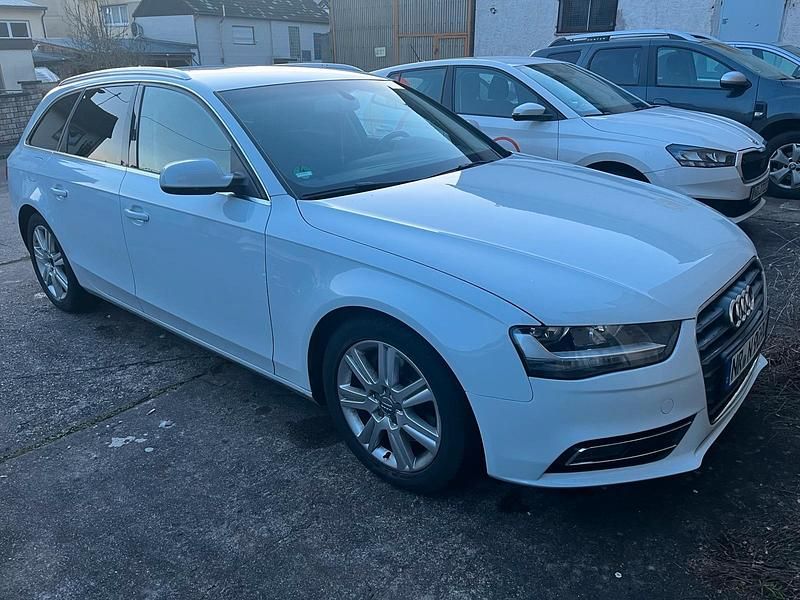 Gebraucht 2012 Audi A4 Kombi | 8.200 € (Guter Preis) - Bild 1/4