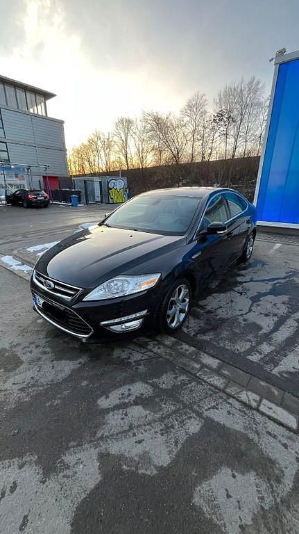 Gebraucht Ford Mondeo Titanium 160 PS (117 kW) 2013 Schwarz Limousine