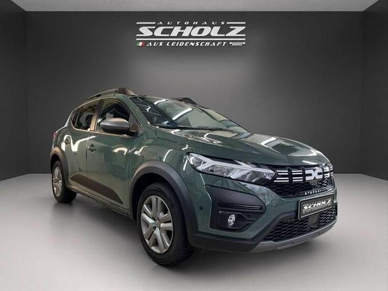 Gebraucht Dacia Sandero 91 PS (66 kW) 2023 Grün Kleinwagen