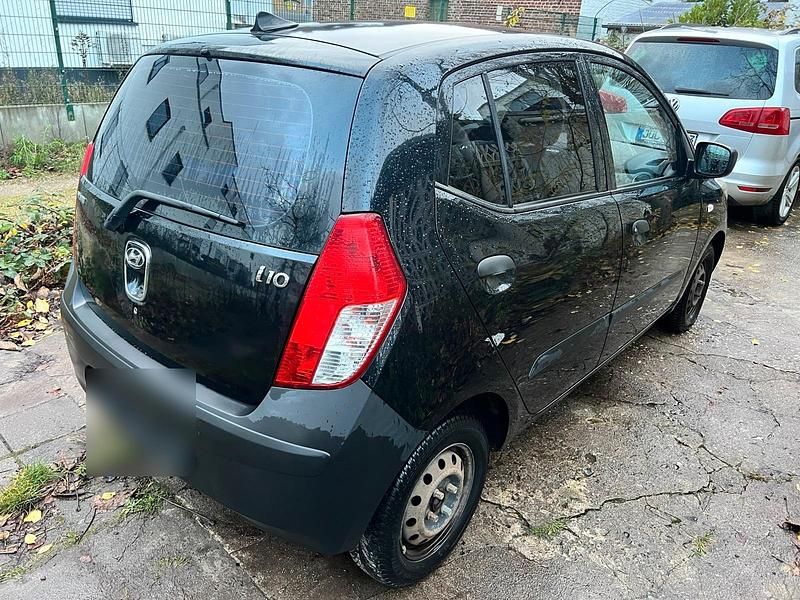 Gebraucht Hyundai i10 67 PS (49 kW) 2011 Schwarz Kleinwagen