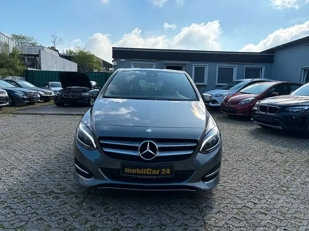 Gebraucht Mercedes B220 Urban 177 PS (130 kW) 2015 Grau Van / Kleinbus