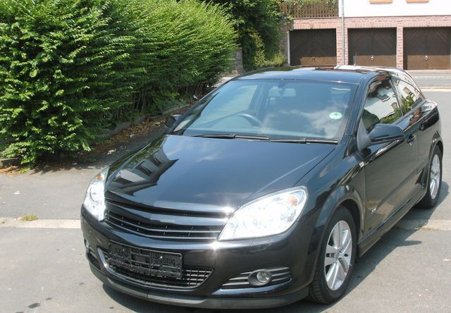 Gebraucht Opel Astra GTC 90 PS (66 kW) 2009 Schwarz metallic Coupé