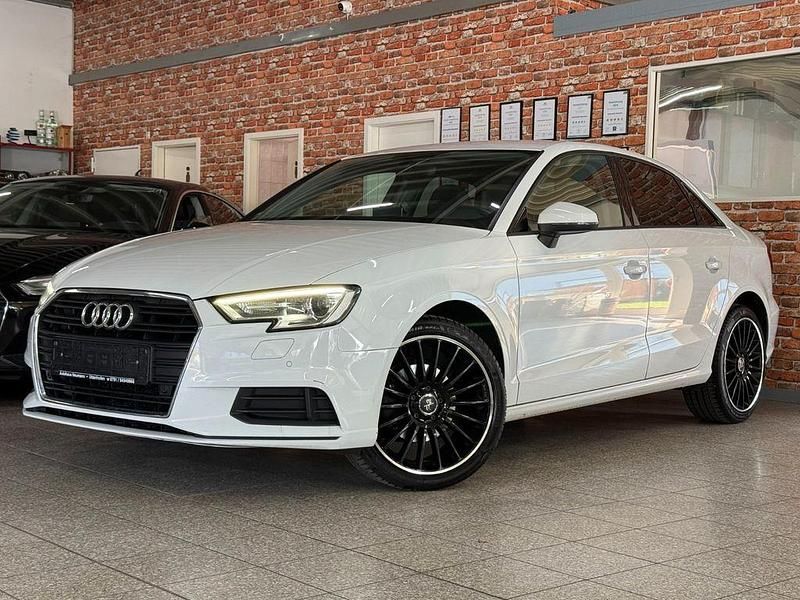 Gebraucht Audi A3 Comfort 116 PS (85 kW) 2017 Weiß Limousine