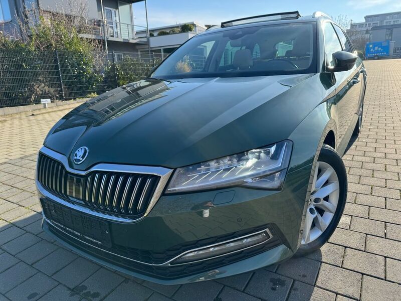 Grün Gebraucht 2020 Skoda Superb Style Limousine | 21.890 € (Etwas zu teuer) - Bild 1/4