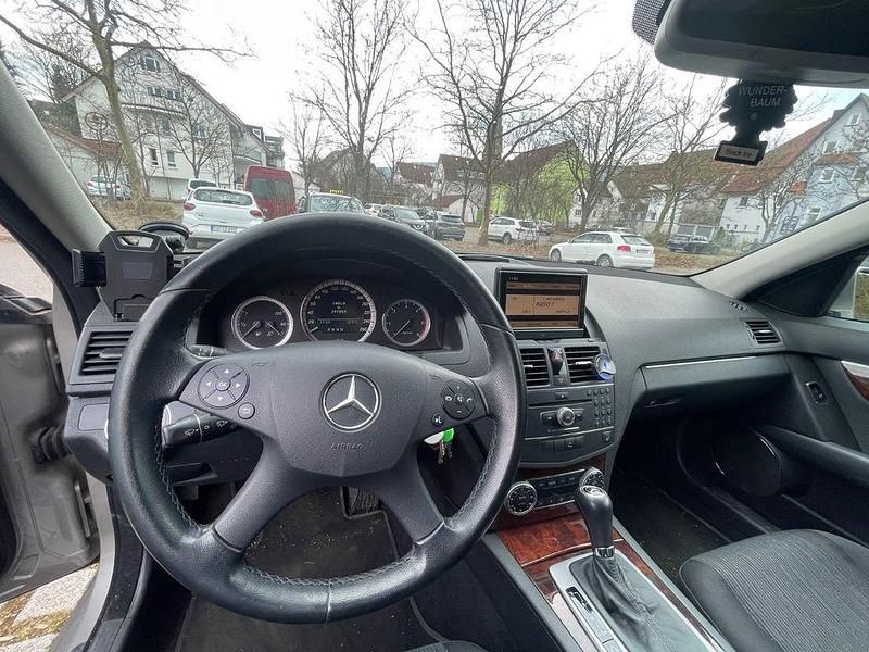 Gebraucht Mercedes C220 Elegance 170 PS (125 kW) 2009 Grau Limousine