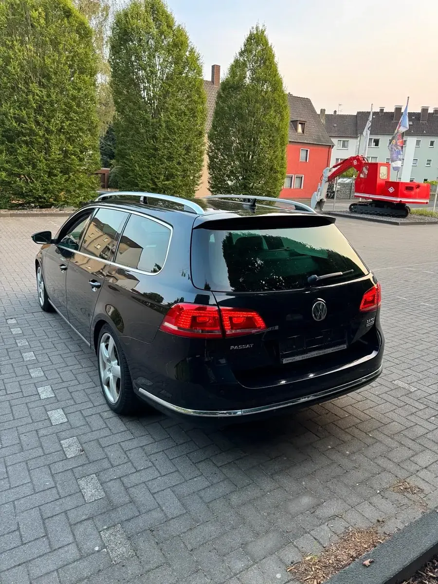 Gebraucht VW Passat Highline 177 PS (130 kW) 2013 Schwarz Kombi