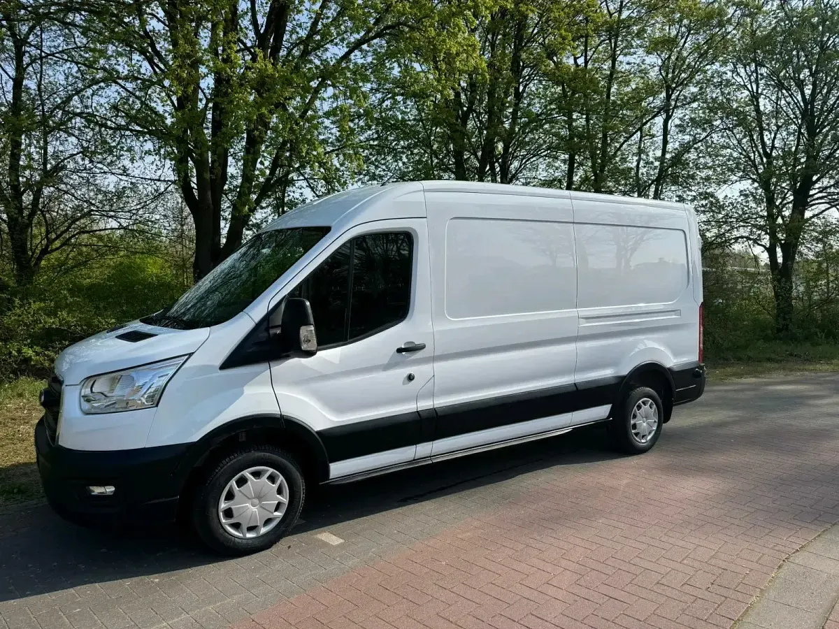 Gebraucht Ford Transit 130 PS (95 kW) 2020 Weiß Van / Kleinbus