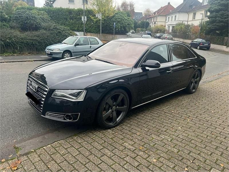 Schwarz Gebraucht 2011 Audi A8L W12 Ambiente Limousine | 19.900 € - Bild 1/4