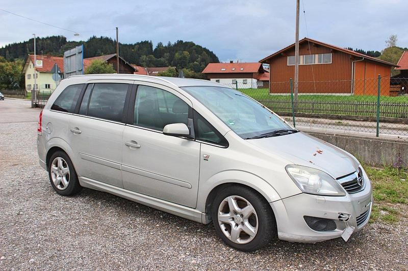Silber Gebraucht 2008 Opel Zafira Van / Kleinbus | 1.350 € (Superpreis) - Bild 1/4