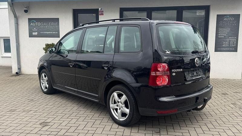 Gebraucht VW Touran 105 PS (77 kW) 2008 Schwarz Van / Kleinbus