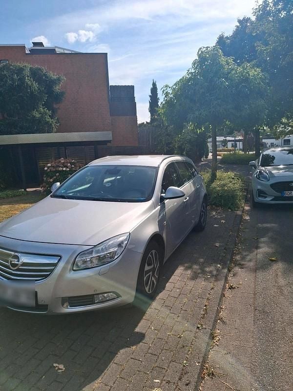 Gebraucht Opel Insignia 140 PS (102 kW) 2010 Silber Kombi