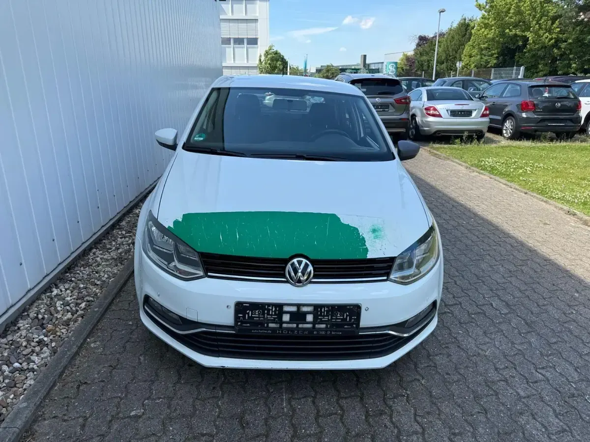 Gebraucht VW Polo LOUNGE 90 PS (66 kW) 2015 Weiß Kleinwagen