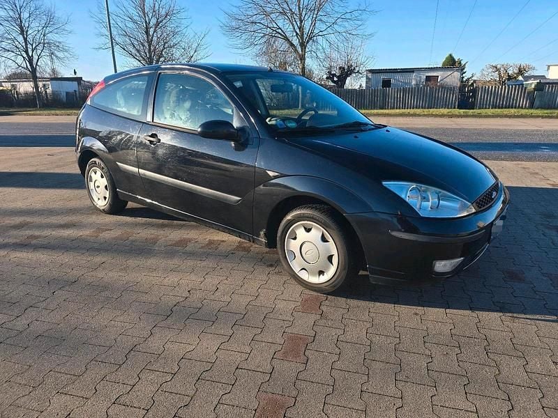 Schwarz Gebraucht 2004 Ford Focus Kleinwagen | 300 € (Superpreis) - Bild 1/4