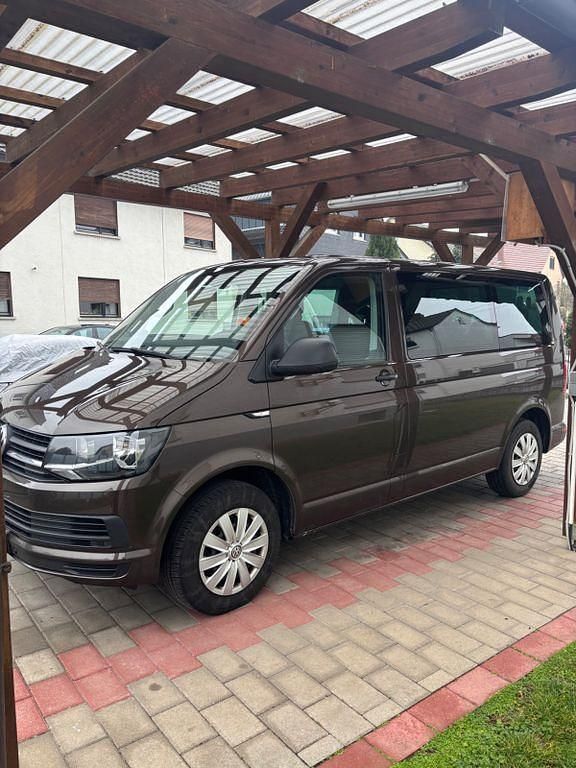 Second-hand VW Multivan 150 CP (110 kW) 2016 Maro Monovolum