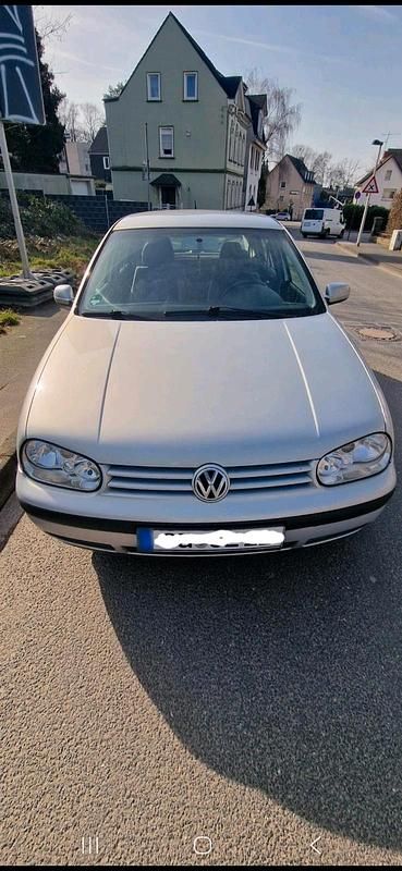 Gebraucht VW Golf IV 105 PS (77 kW) 2000 Silber Kleinwagen