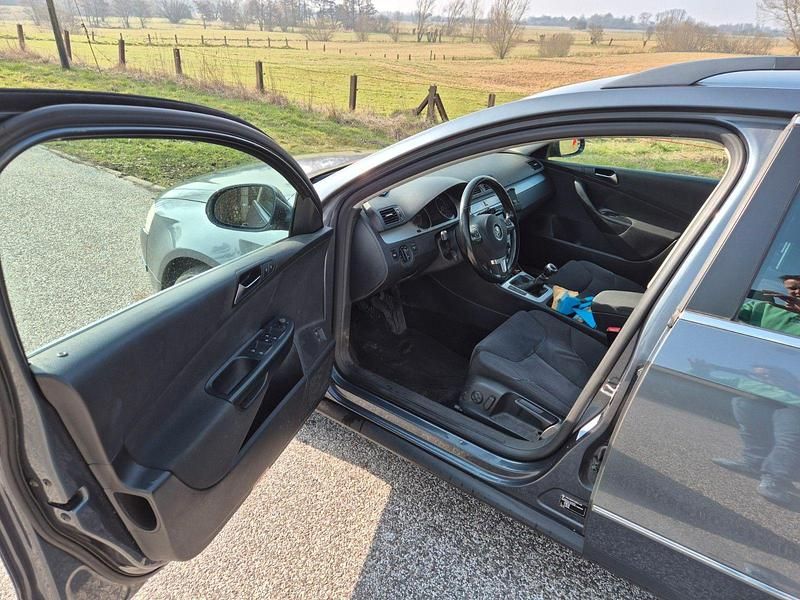 Gebraucht VW Passat 140 PS (102 kW) 2010 Silber Kombi