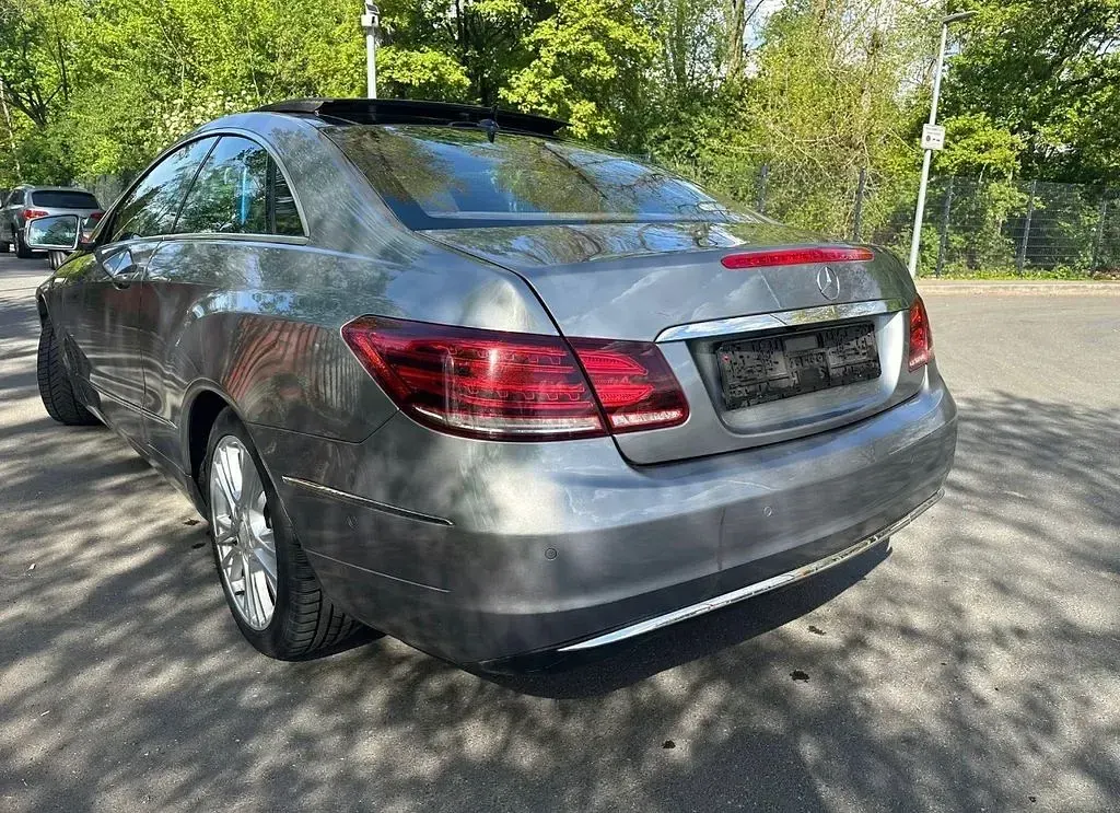 Gebraucht Mercedes E250 204 PS (150 kW) 2013 Silber Coupé