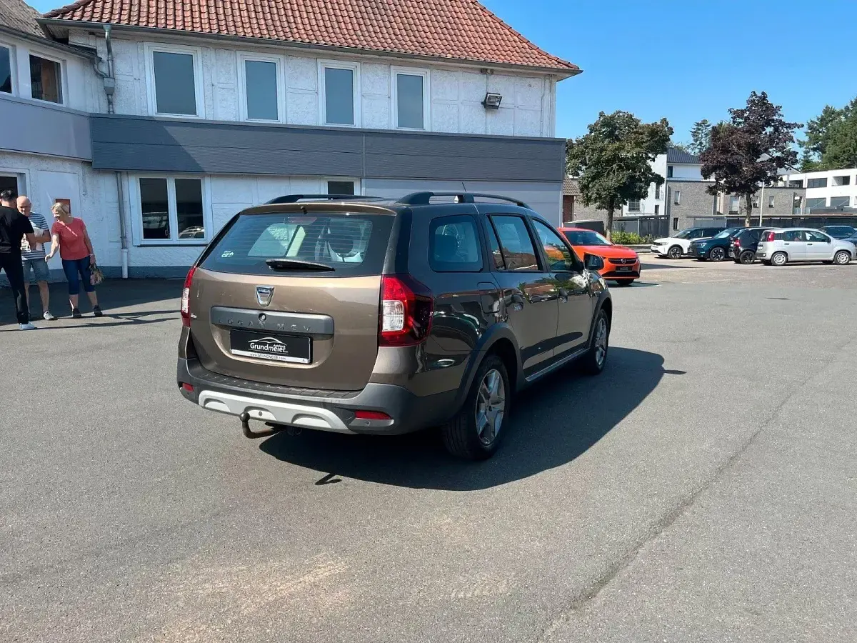 Gebraucht Dacia Logan Stepway 90 PS (66 kW) 2019 Braun (metallic) Kombi