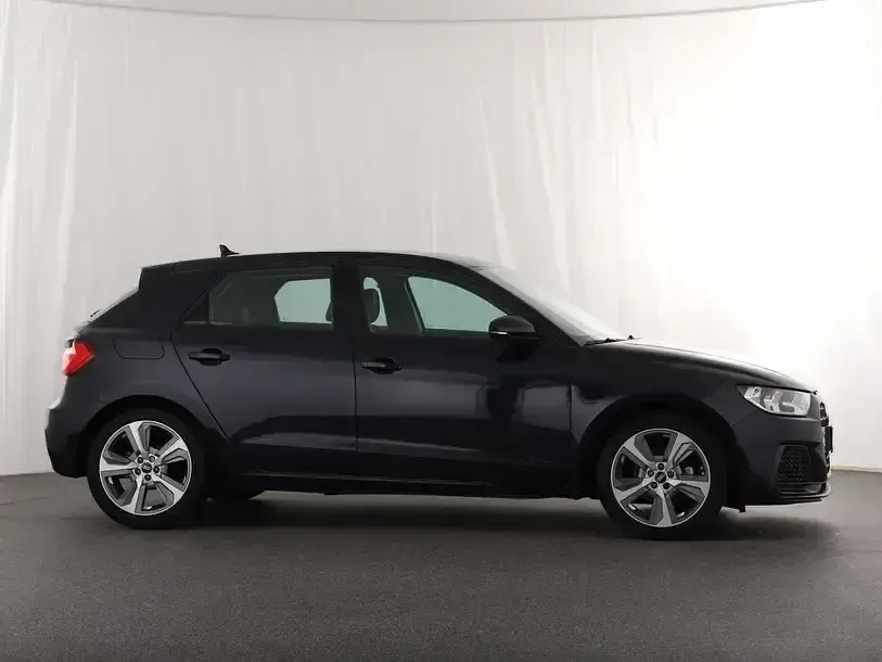 Gebraucht Audi A1 Sportback Advanced 150 PS (110 kW) 2021 Firmamentblau metallic Kleinwagen